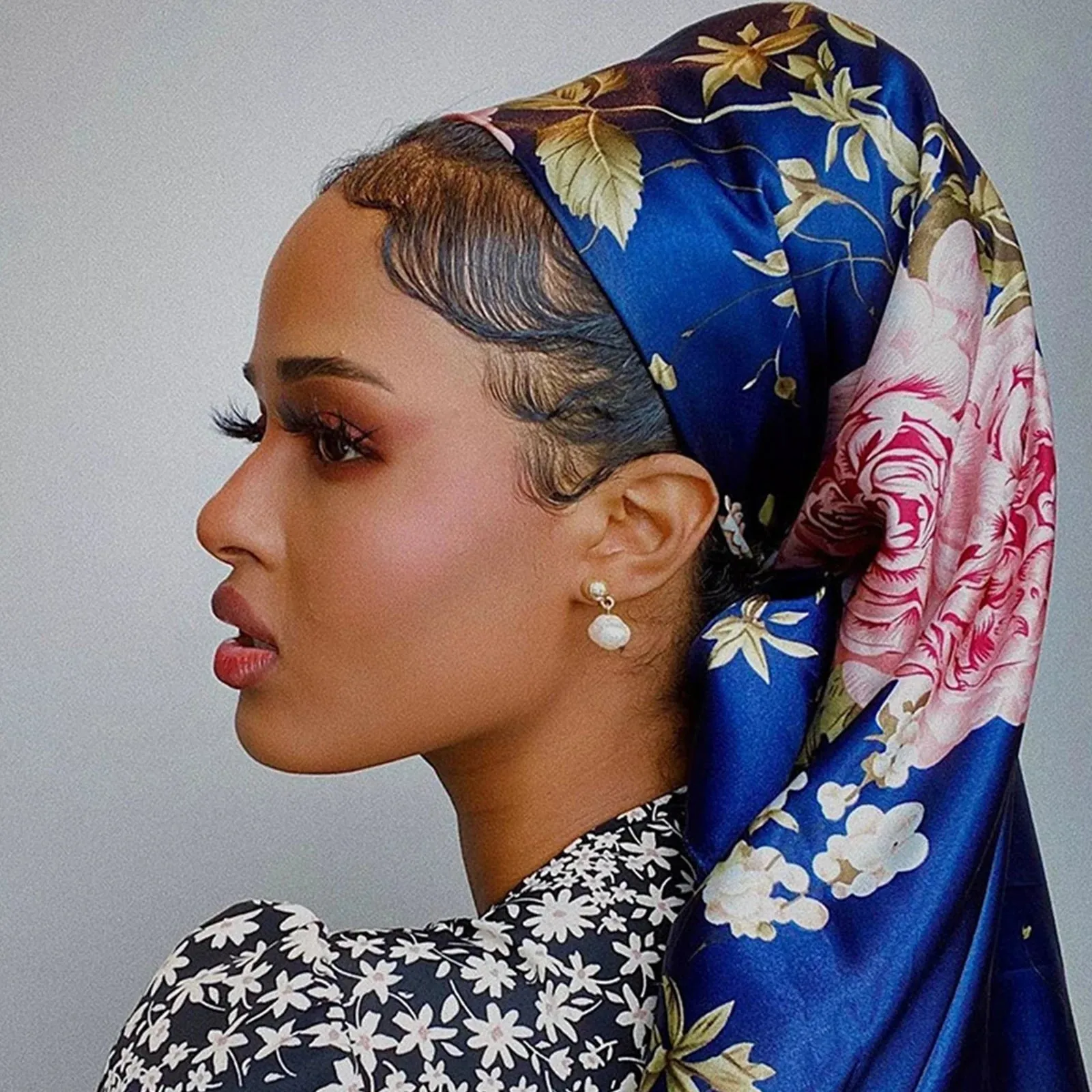 90*90CM Shawls Fashion Beach Sunscreen Silk Scarves