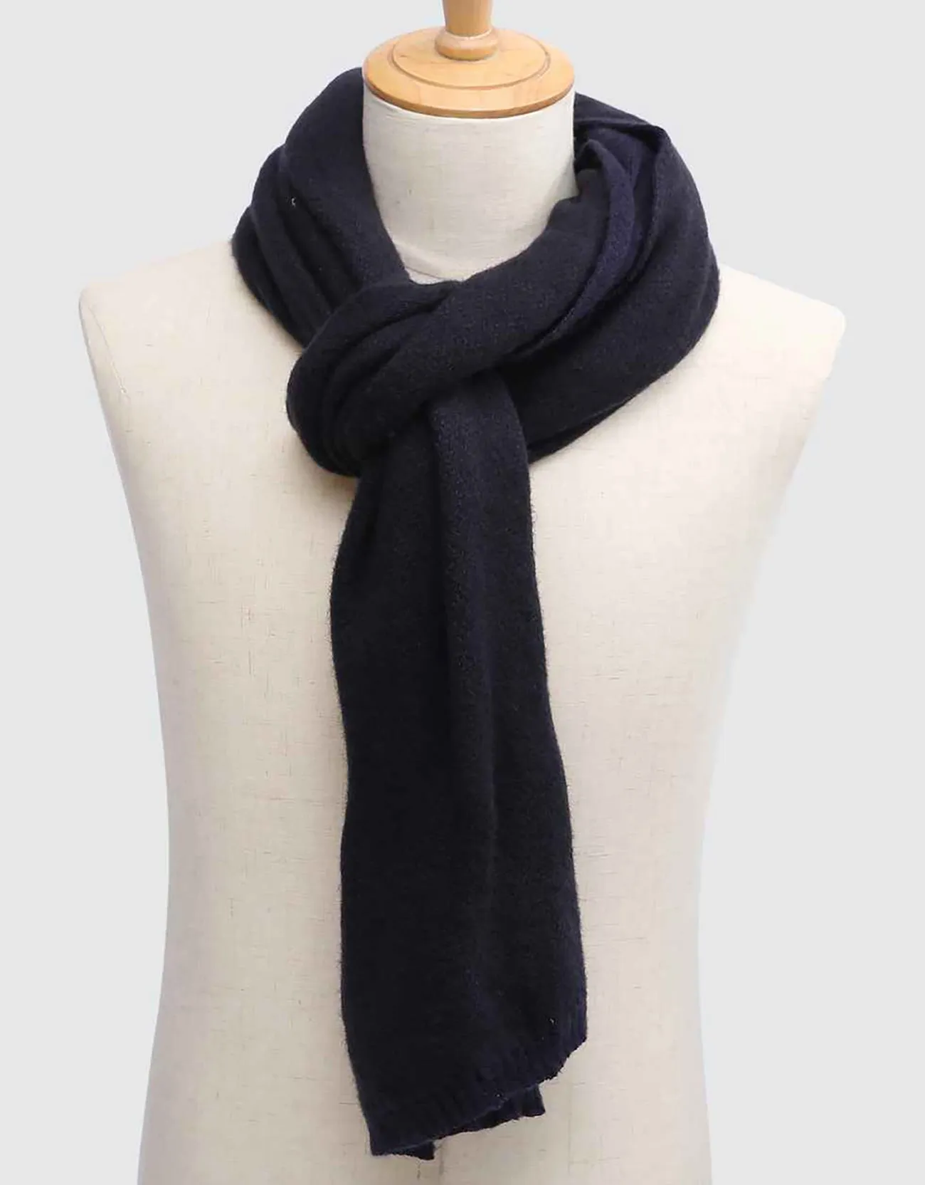 Aristocractic Fashionable Winter Scarf