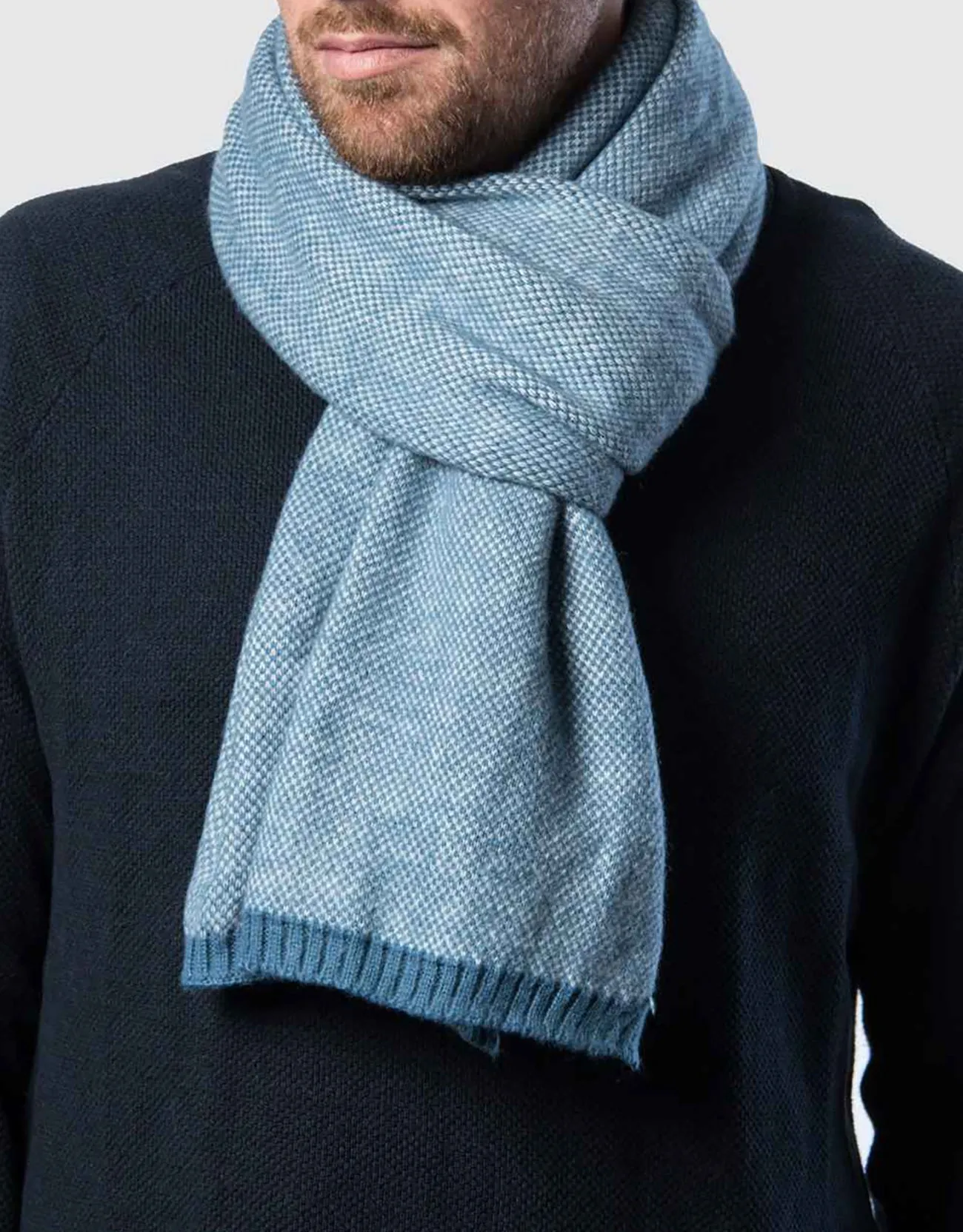 Aristocractic Fashionable Winter Scarf
