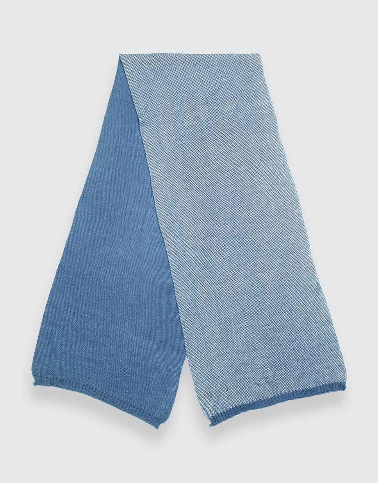 Aristocractic Fashionable Winter Scarf