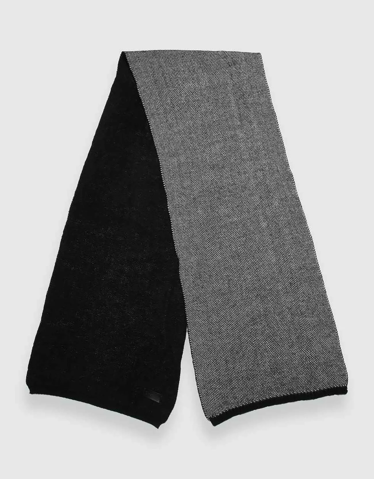 Aristocractic Fashionable Winter Scarf