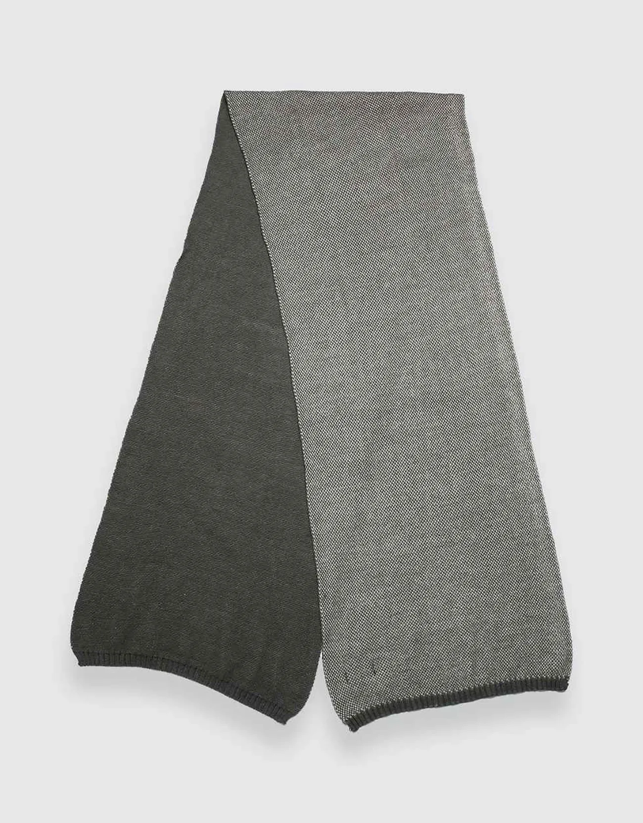 Aristocractic Fashionable Winter Scarf
