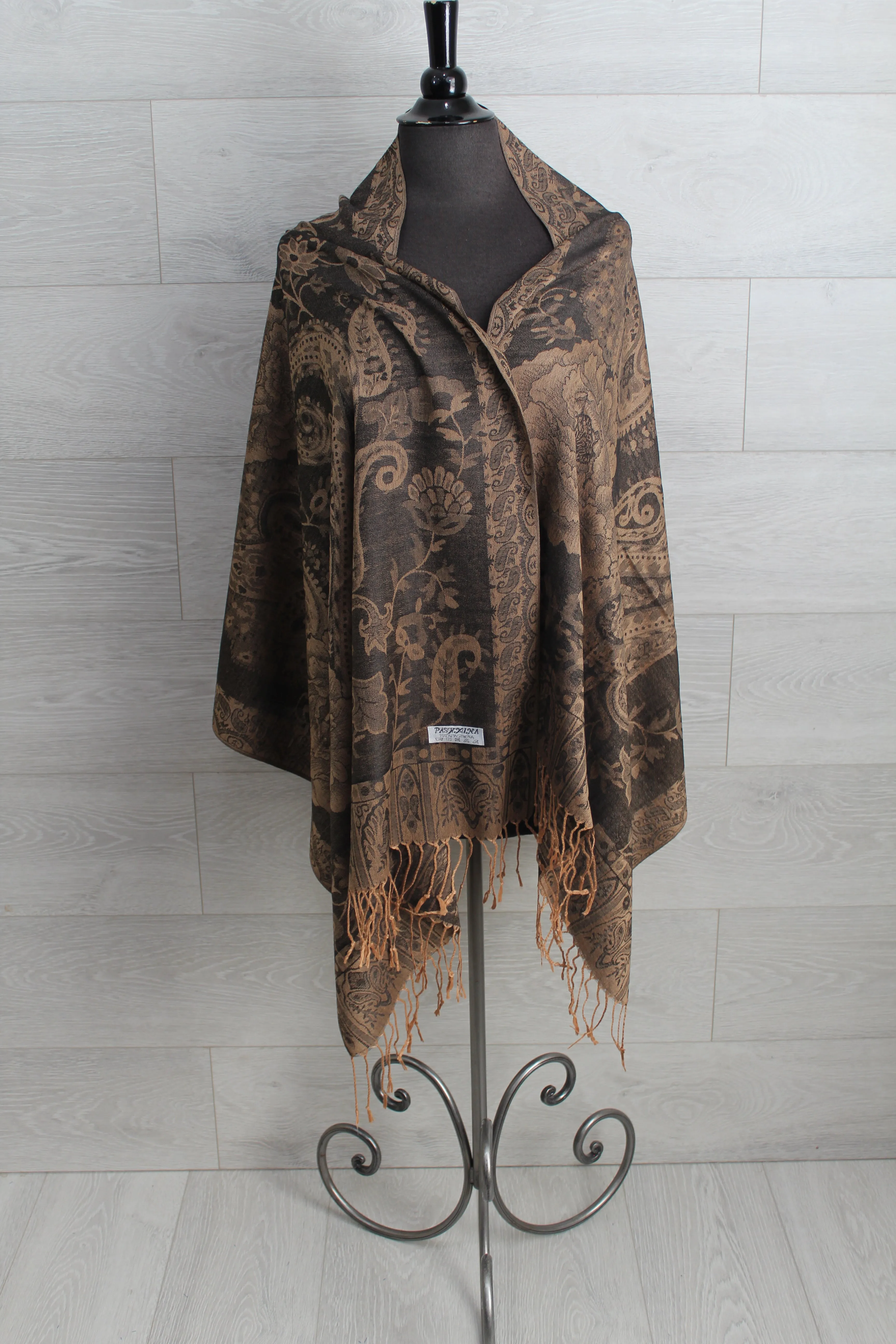 Big Flower Paisley Pashmina