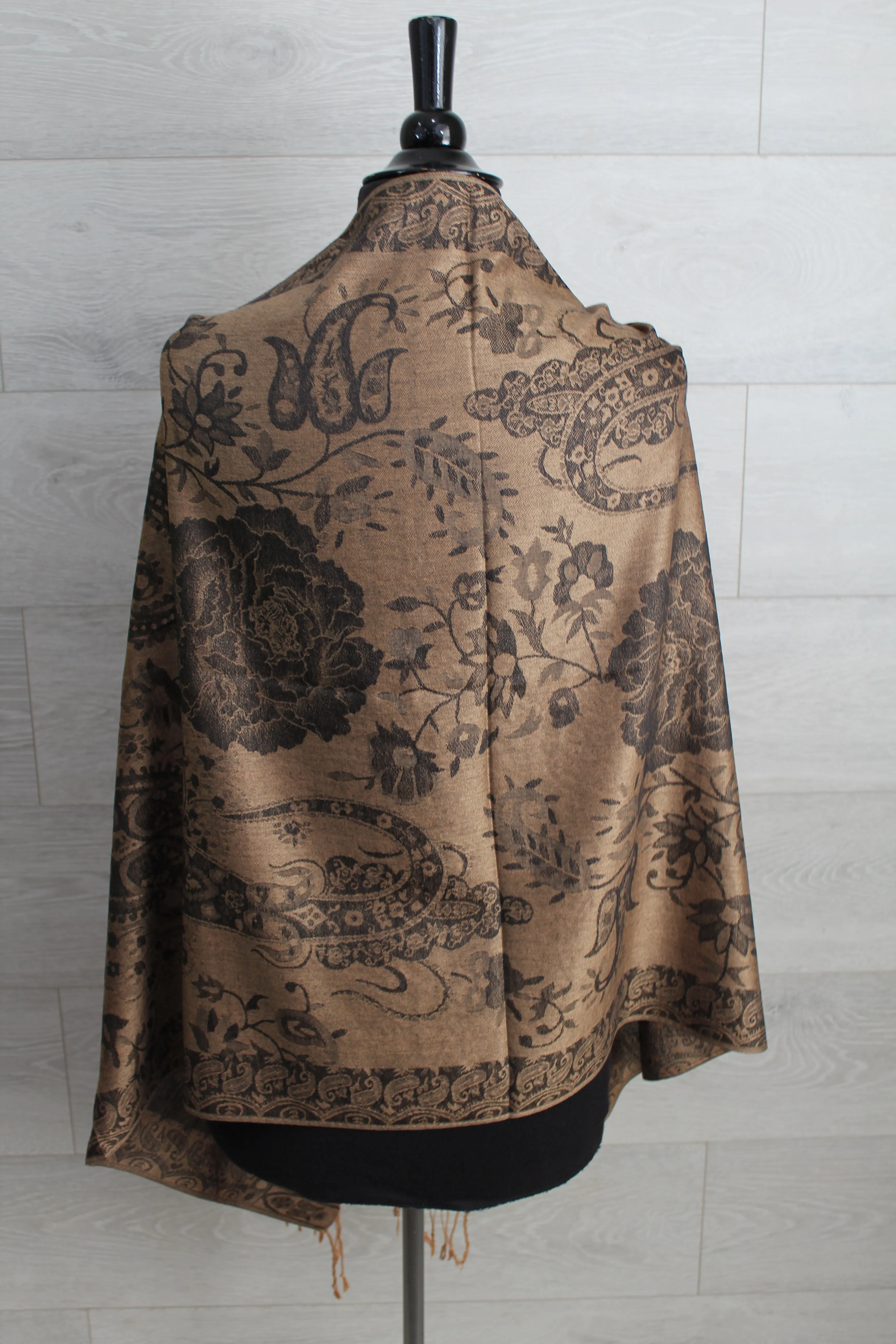 Big Flower Paisley Pashmina