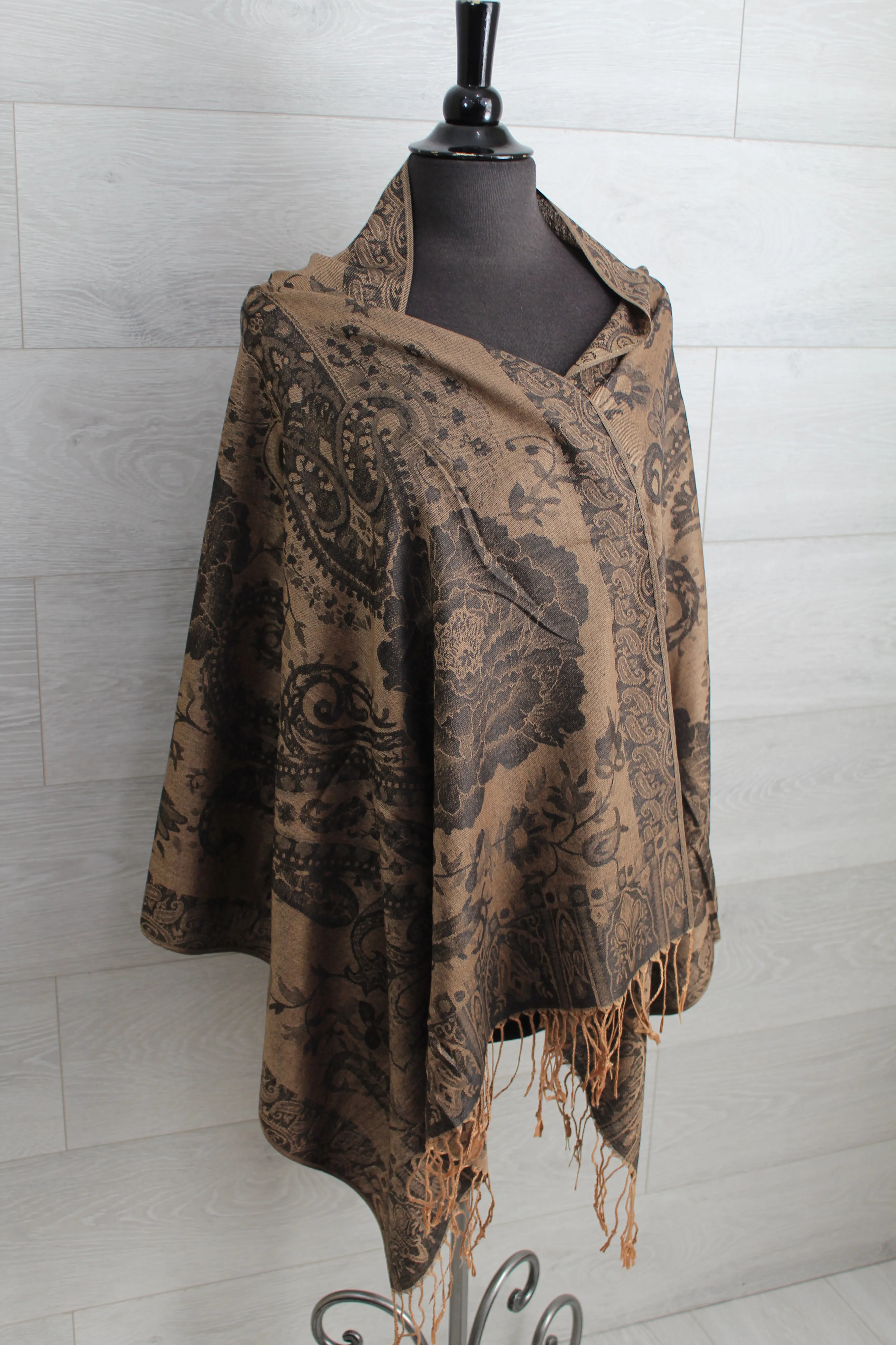 Big Flower Paisley Pashmina