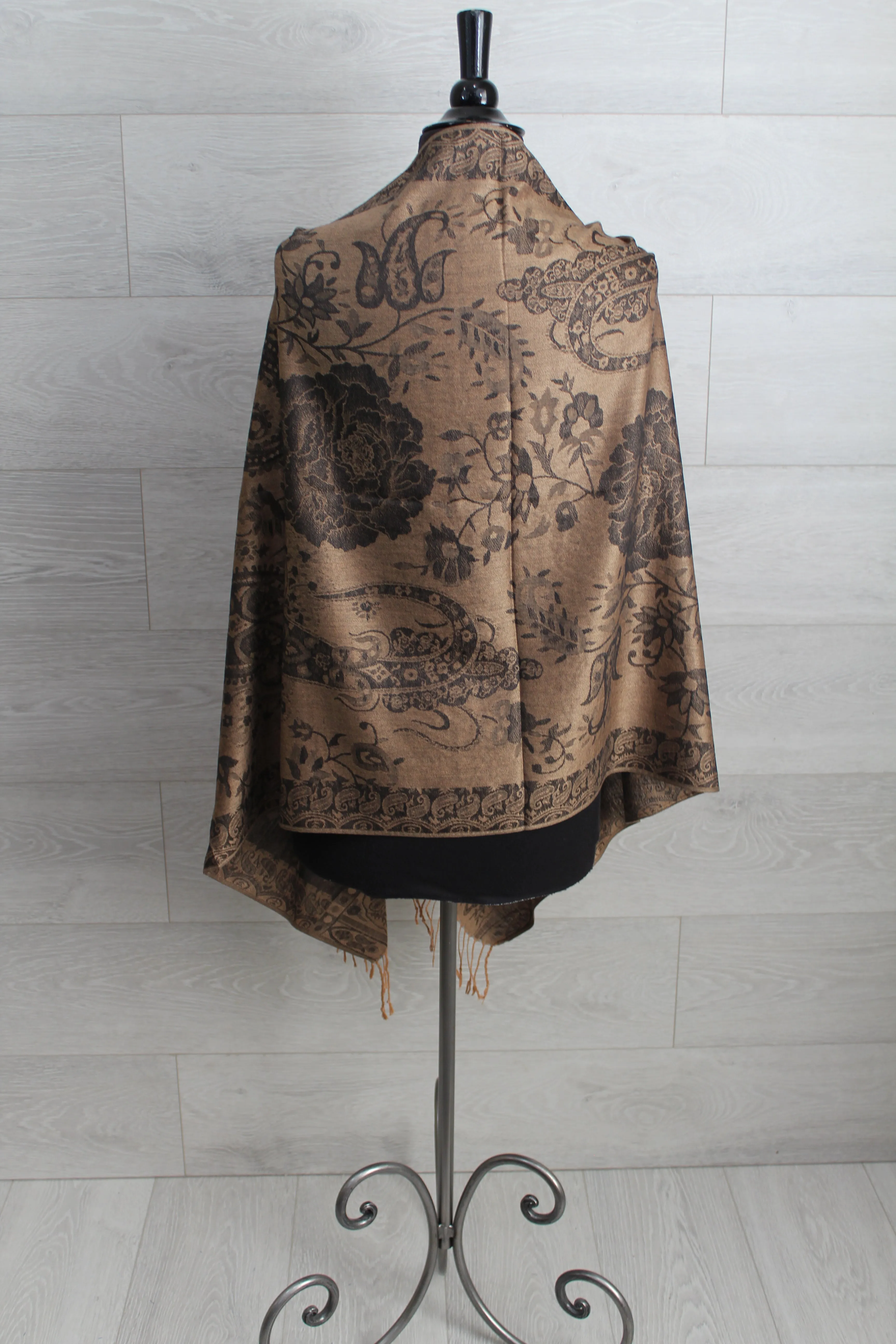 Big Flower Paisley Pashmina