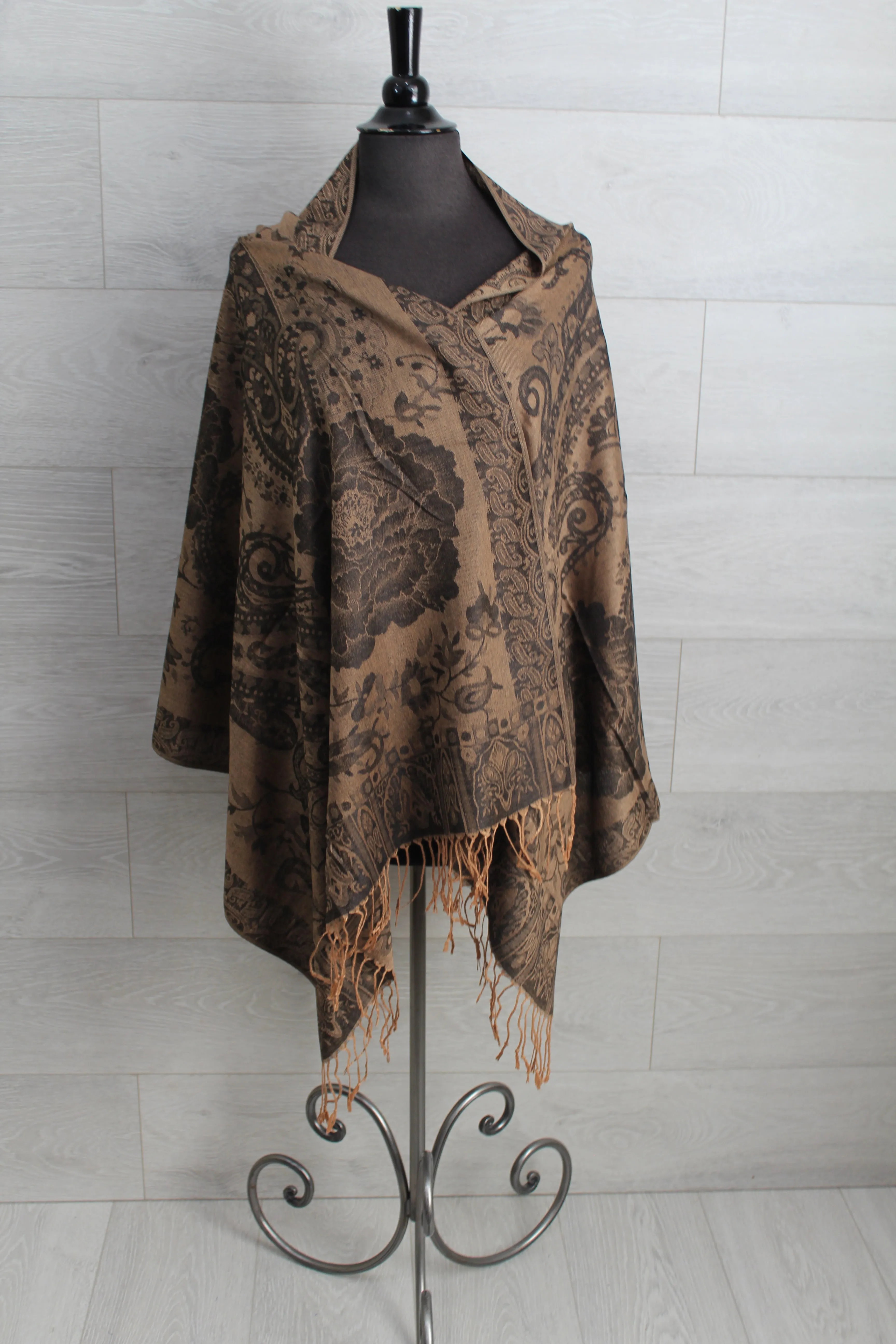 Big Flower Paisley Pashmina
