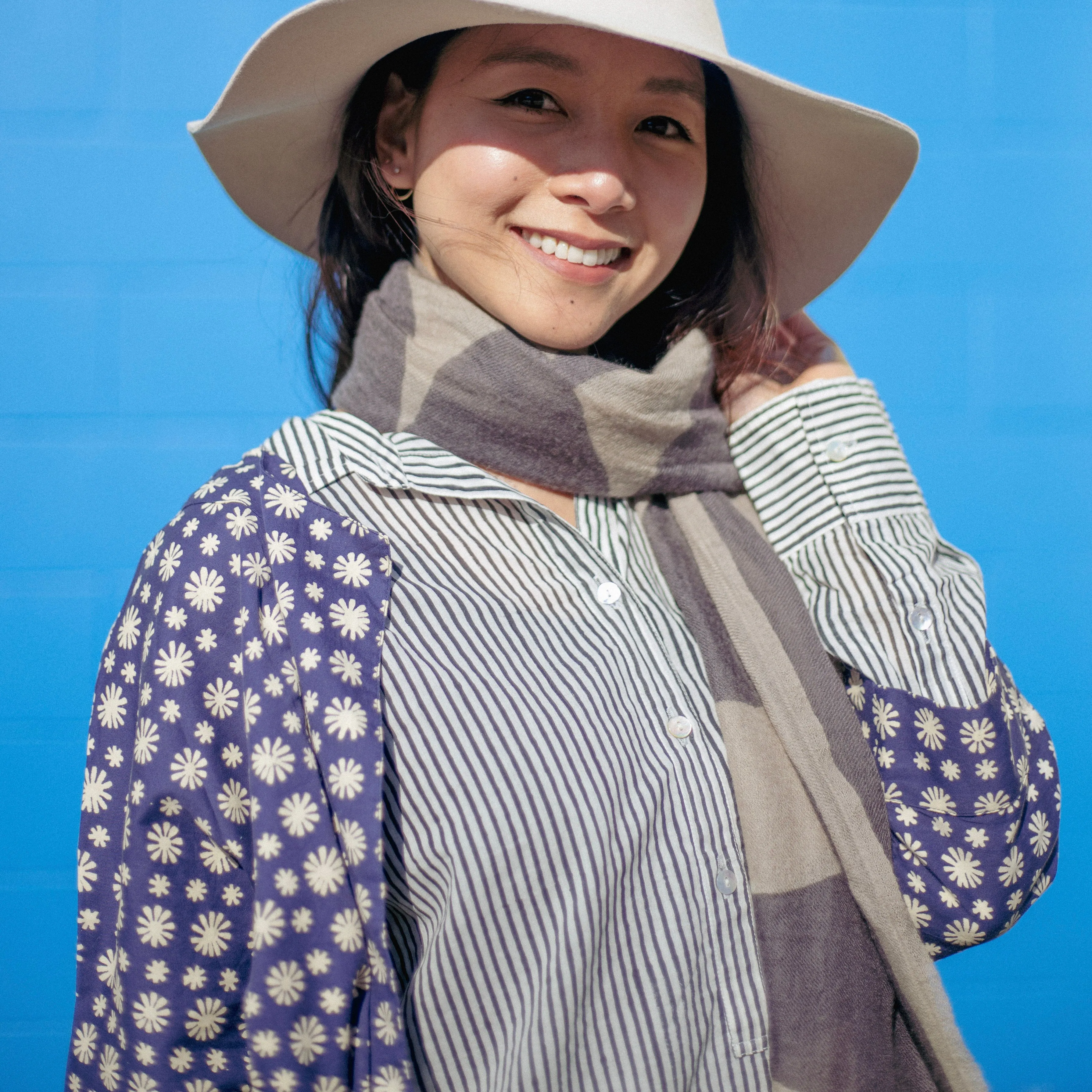 Cashmere Shawl in Butterfly Print - Charcoal