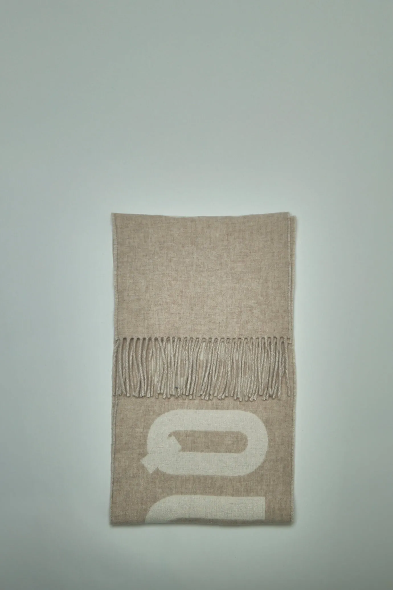 L'echarpe Jacquemus