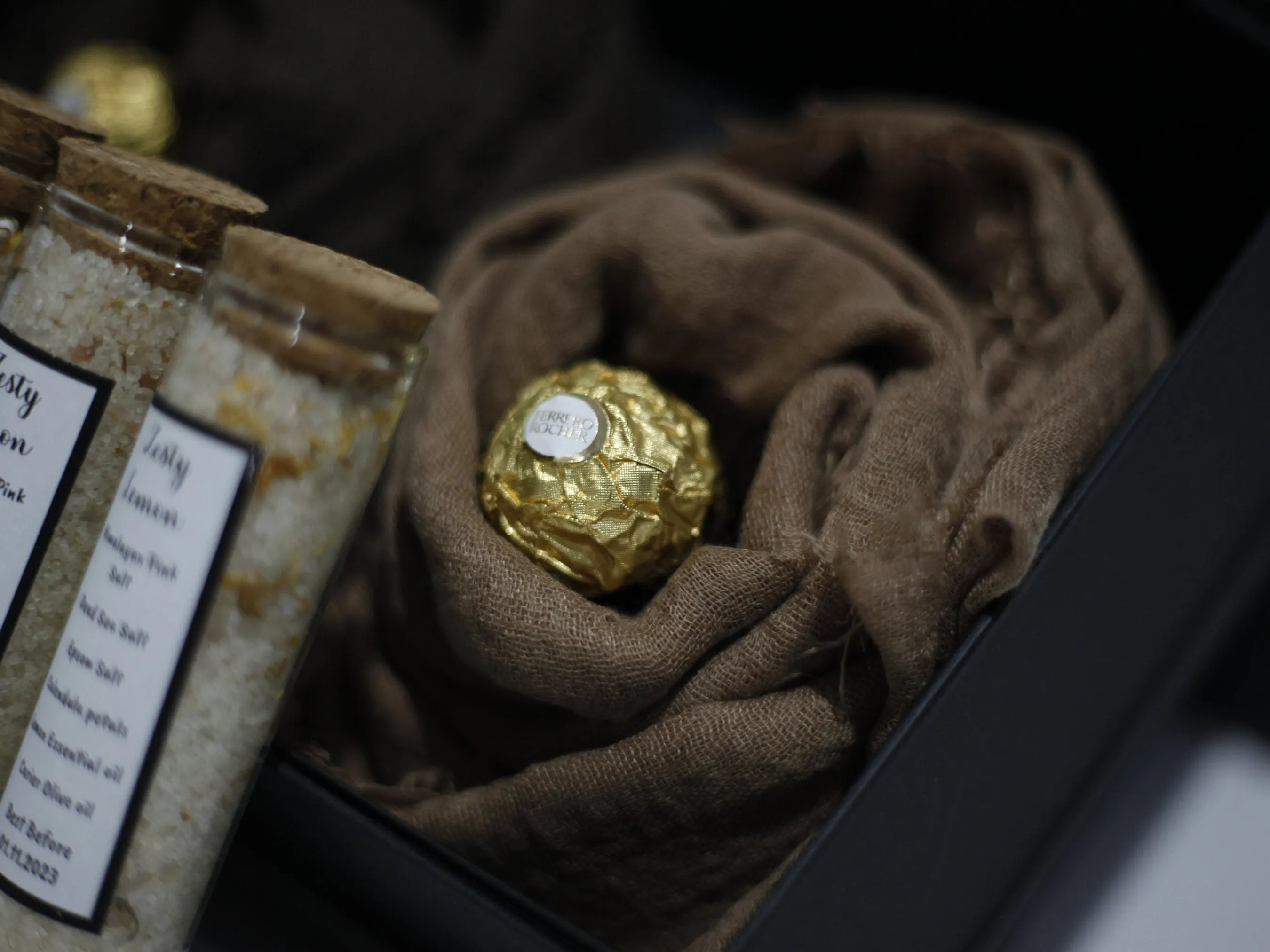 Scarf gift box set with handmade bath salts, chocolates, gift card and gift message, gifts for her, gifts for Christmas, Gifts for Mum,