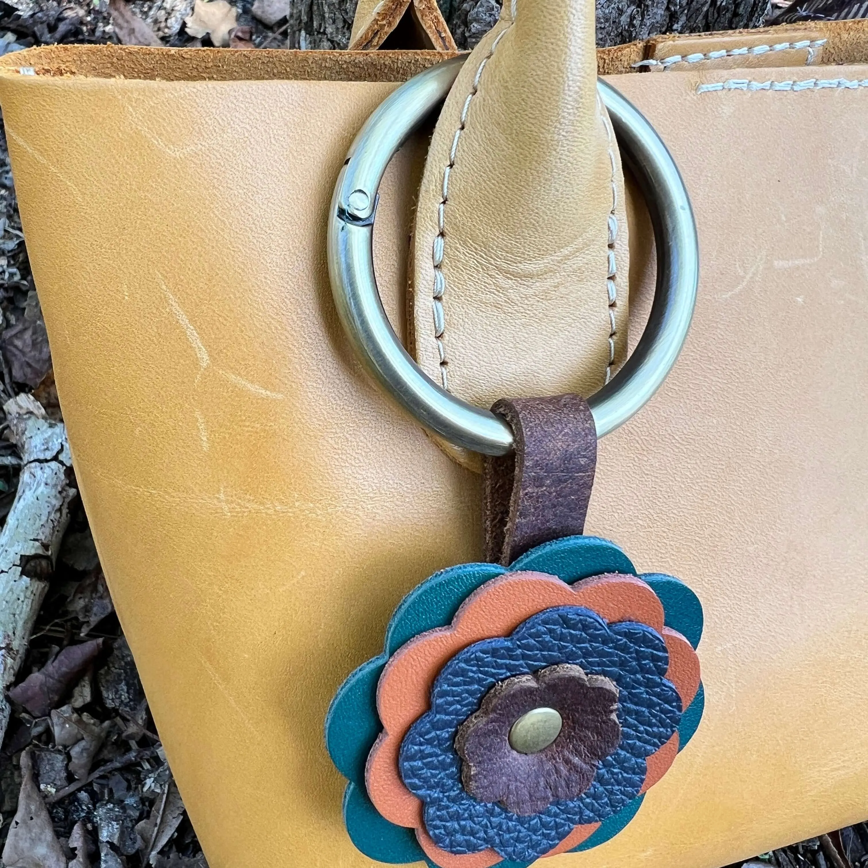 Spring Gate - XL in Antique Brass