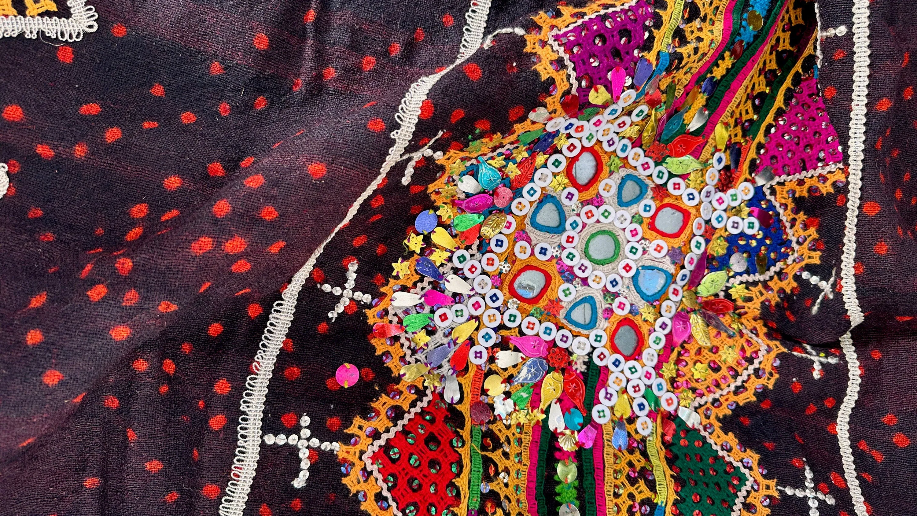 Vintage Rabari Wool Shawl & Throw. Mirror Work and Embroidered 0773