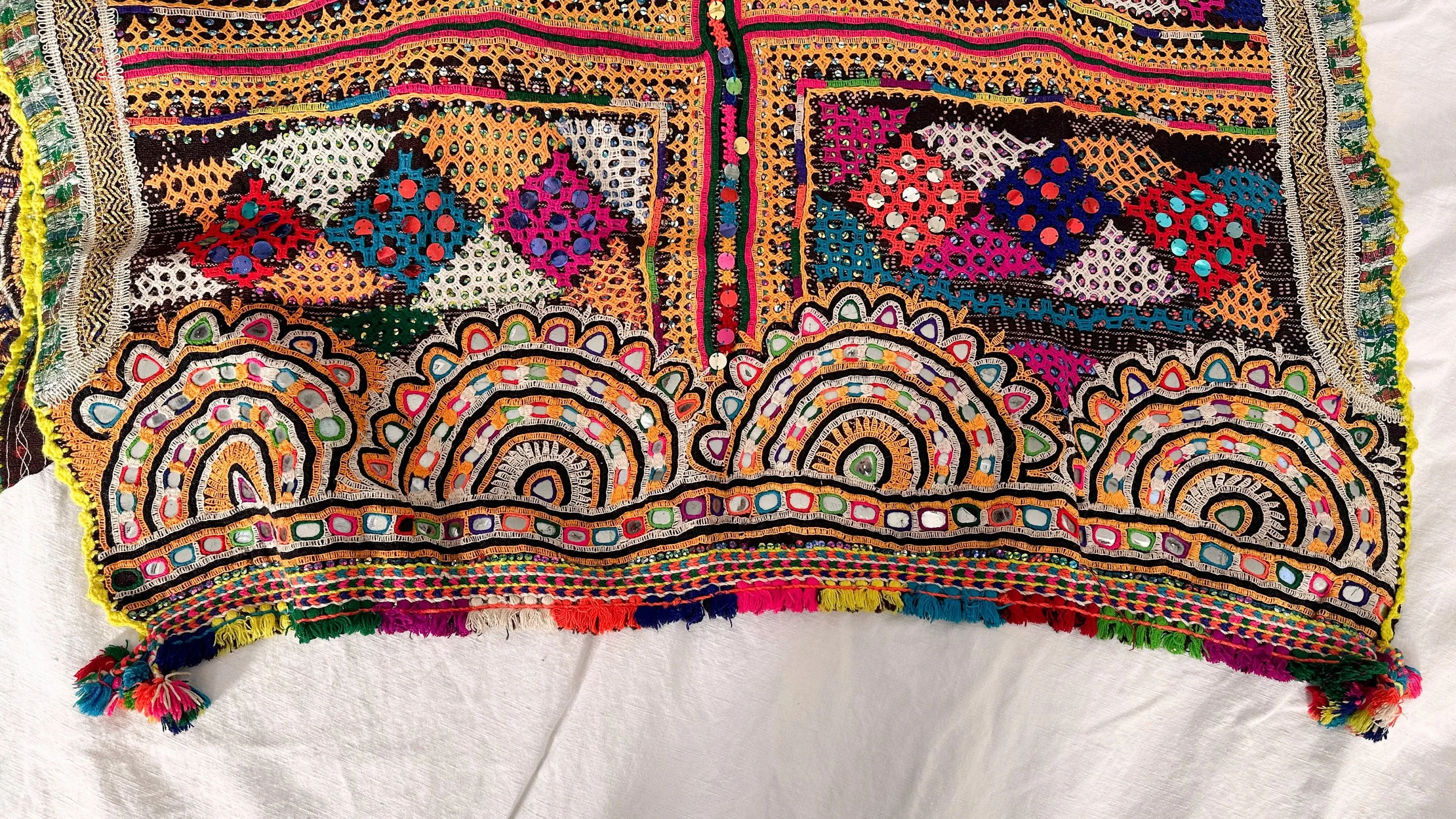 Vintage Rabari Wool Shawl & Throw. Mirror Work and Embroidered 0773