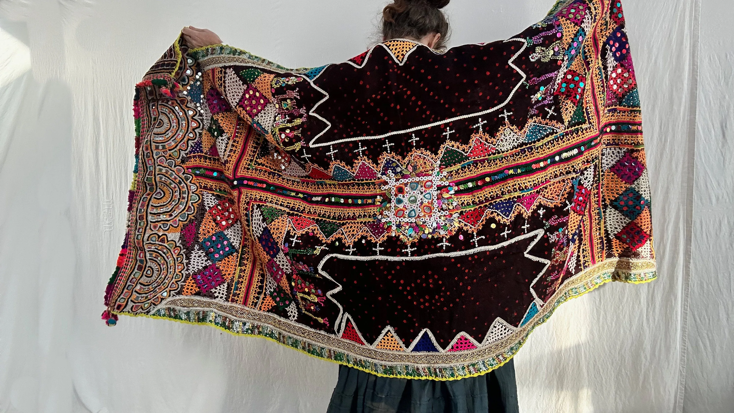 Vintage Rabari Wool Shawl & Throw. Mirror Work and Embroidered 0773