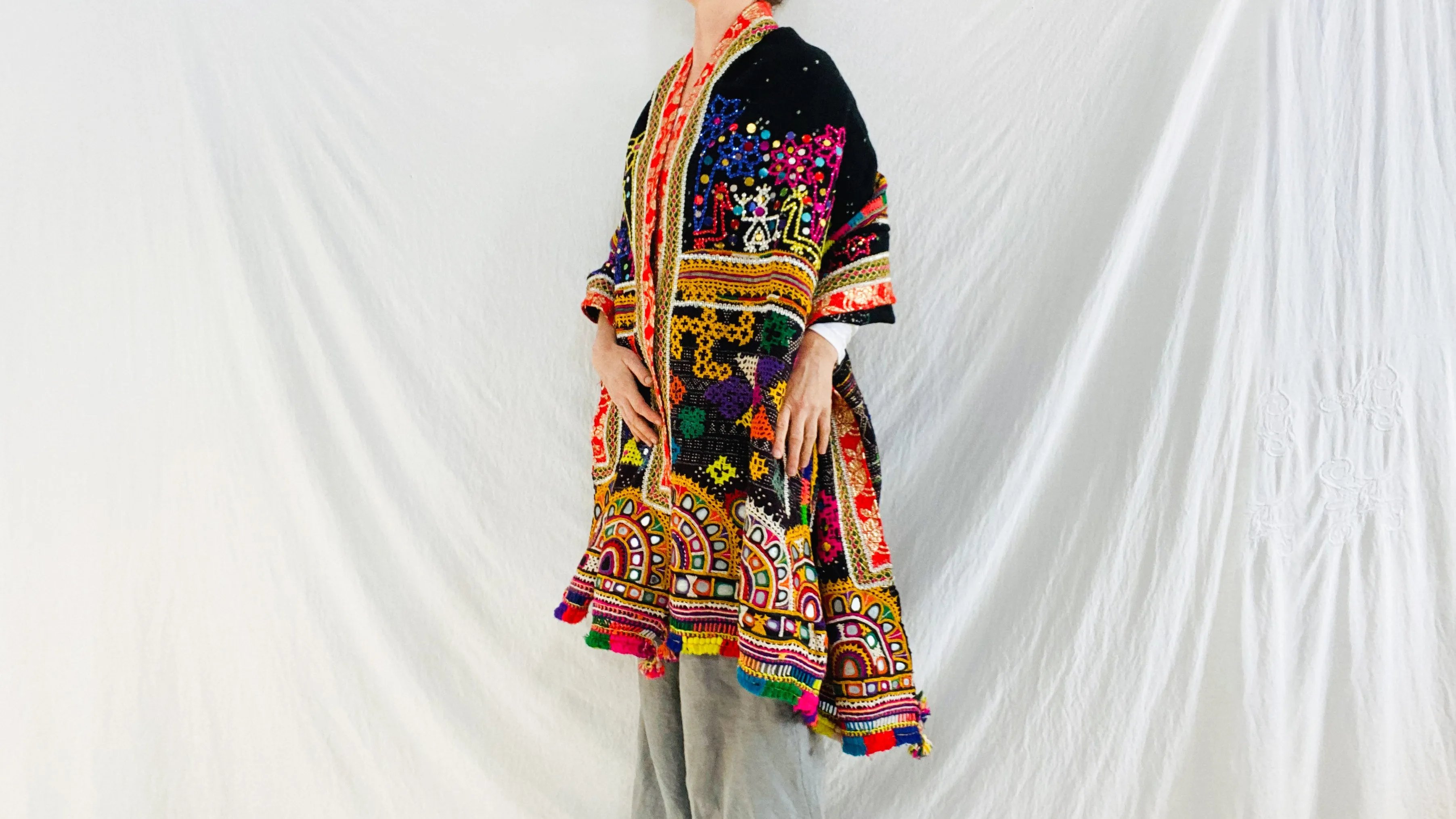 Vintage Rabari Wool Shawl & Throw. Mirror Work. Embroidered 0010