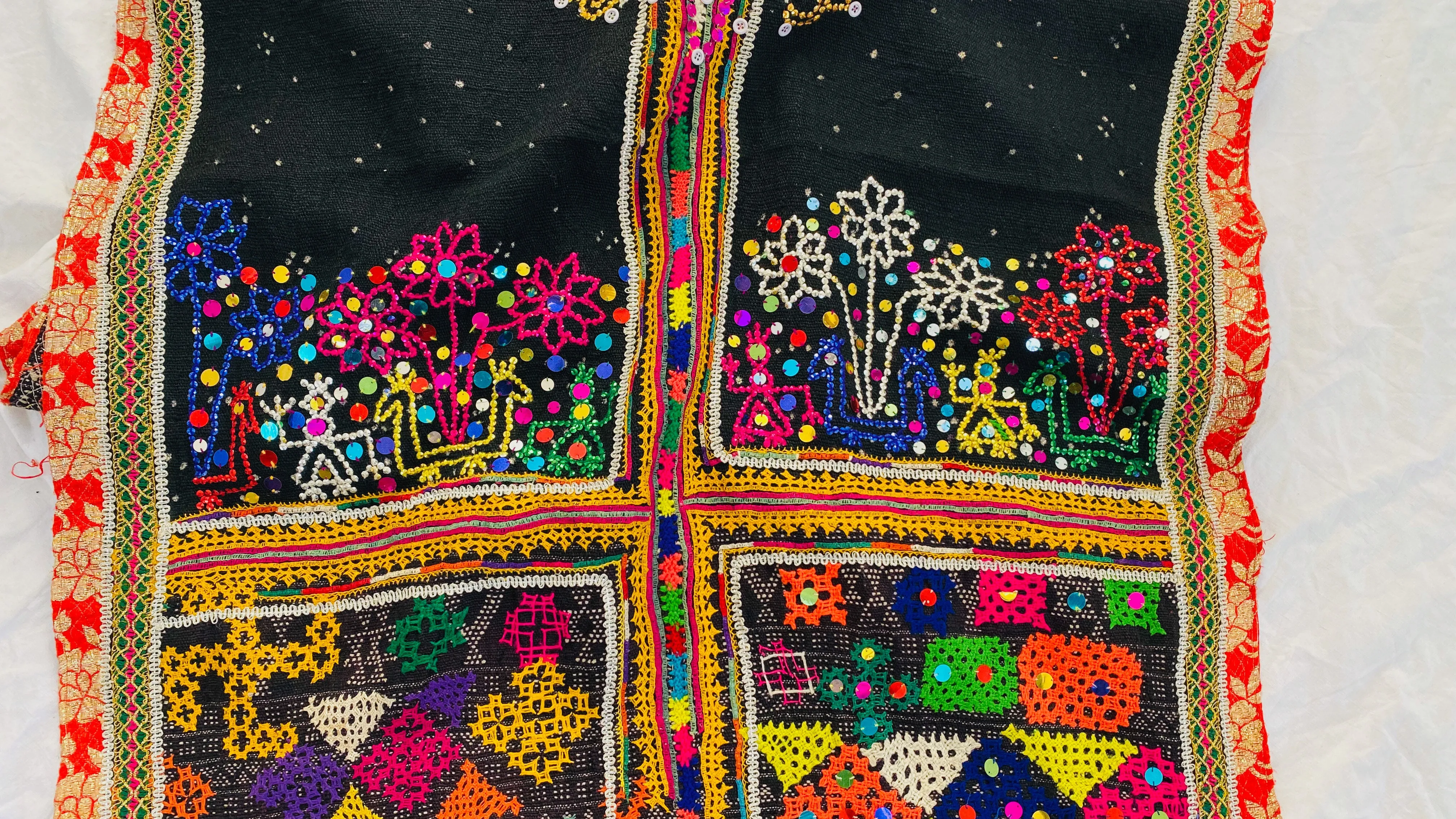 Vintage Rabari Wool Shawl & Throw. Mirror Work. Embroidered 0010